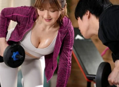 Cô nàng PT gợi cảm và chàng trai số hưởng ân ái với nhau