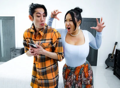 Cậu con trai làm cho mẹ kế xăm trổ hàng múp đạt cực khoái