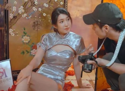 Anh thợ chụp ảnh may mắn phang cô người mẫu xinh đẹp trong studio